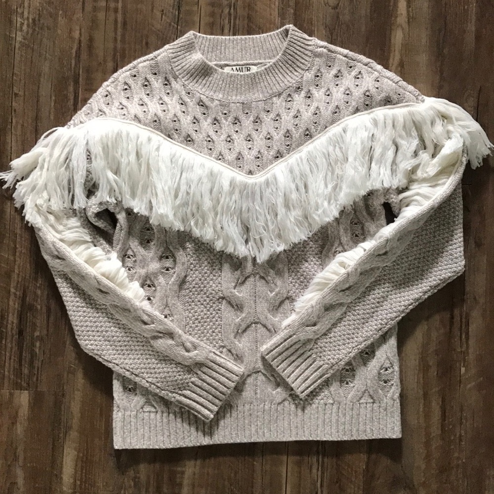 AMUR Wool Pullover sweater